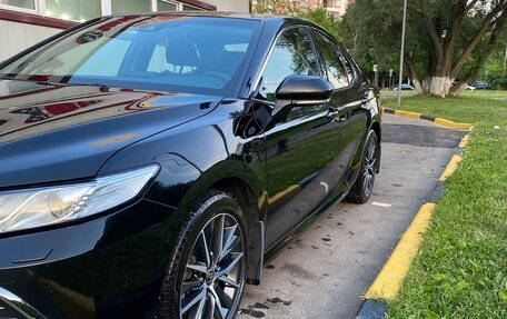 Toyota Camry, 2021 год, 3 190 000 рублей, 5 фотография
