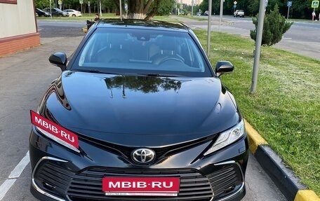 Toyota Camry, 2021 год, 3 190 000 рублей, 6 фотография