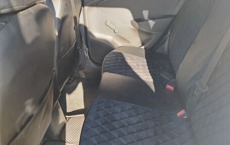 Hyundai Solaris II рестайлинг, 2016 год, 780 000 рублей, 6 фотография