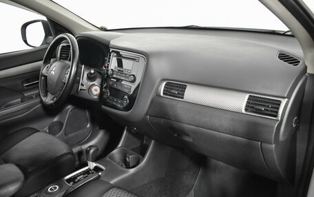 Mitsubishi Outlander III рестайлинг 3, 2014 год, 1 289 000 рублей, 13 фотография