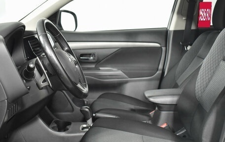 Mitsubishi Outlander III рестайлинг 3, 2014 год, 1 289 000 рублей, 11 фотография