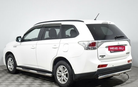Mitsubishi Outlander III рестайлинг 3, 2014 год, 1 289 000 рублей, 8 фотография