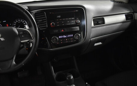 Mitsubishi Outlander III рестайлинг 3, 2014 год, 1 289 000 рублей, 19 фотография
