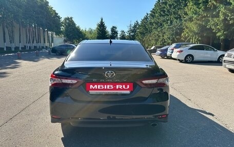 Toyota Camry, 2021 год, 2 650 000 рублей, 6 фотография