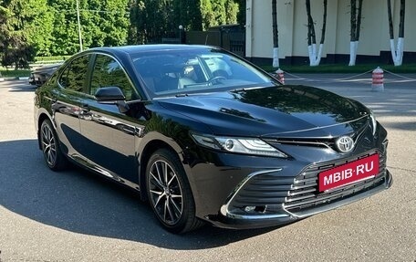 Toyota Camry, 2021 год, 2 650 000 рублей, 2 фотография