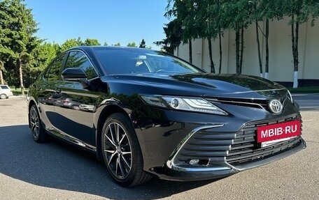 Toyota Camry, 2021 год, 2 650 000 рублей, 10 фотография