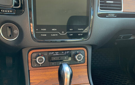Volkswagen Touareg III, 2015 год, 3 050 000 рублей, 9 фотография