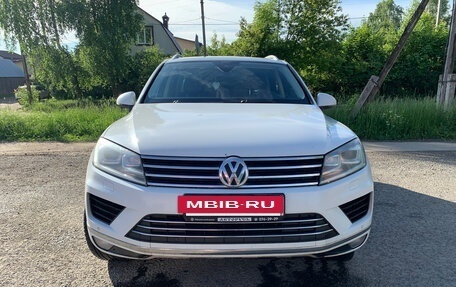 Volkswagen Touareg III, 2015 год, 3 050 000 рублей, 2 фотография