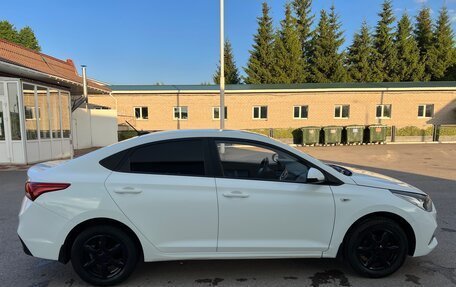 Hyundai Solaris II рестайлинг, 2017 год, 850 000 рублей, 4 фотография