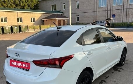 Hyundai Solaris II рестайлинг, 2017 год, 850 000 рублей, 5 фотография