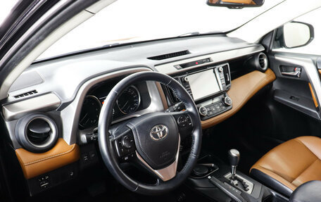 Toyota RAV4, 2018 год, 2 199 000 рублей, 10 фотография