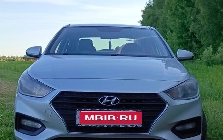 Hyundai Solaris II рестайлинг, 2017 год, 982 000 рублей, 1 фотография