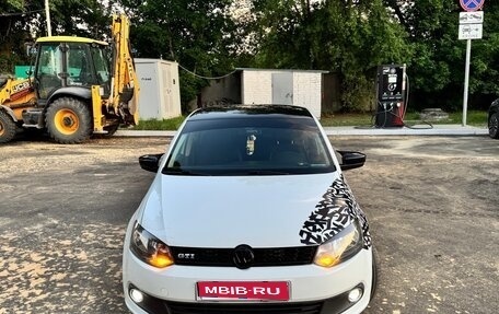 Volkswagen Polo VI (EU Market), 2015 год, 1 348 000 рублей, 1 фотография