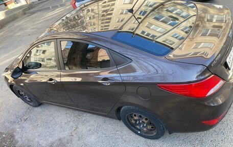 Hyundai Solaris II рестайлинг, 2015 год, 1 000 000 рублей, 5 фотография