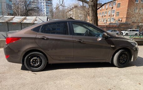 Hyundai Solaris II рестайлинг, 2015 год, 1 000 000 рублей, 13 фотография
