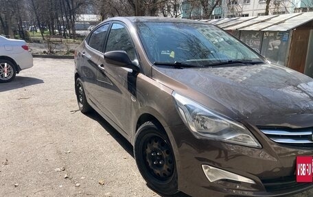 Hyundai Solaris II рестайлинг, 2015 год, 1 000 000 рублей, 10 фотография