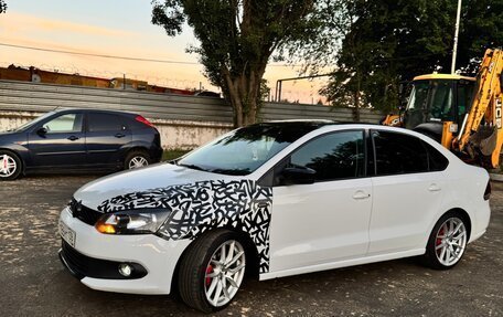 Volkswagen Polo VI (EU Market), 2015 год, 1 348 000 рублей, 2 фотография