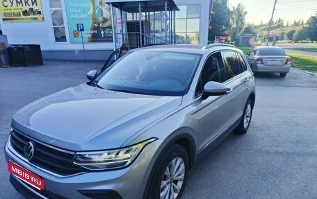 Volkswagen Tiguan II, 2021 год, 2 450 000 рублей, 2 фотография