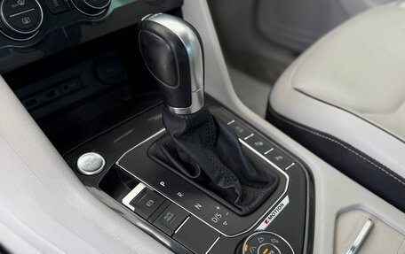 Volkswagen Tiguan II, 2019 год, 2 490 000 рублей, 10 фотография