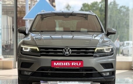 Volkswagen Tiguan II, 2019 год, 2 490 000 рублей, 2 фотография