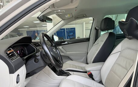 Volkswagen Tiguan II, 2019 год, 2 490 000 рублей, 12 фотография