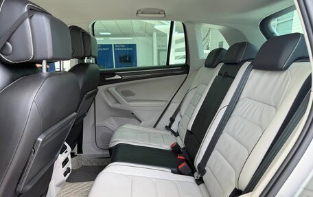 Volkswagen Tiguan II, 2019 год, 2 490 000 рублей, 14 фотография