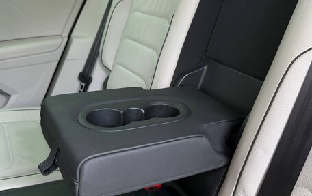 Volkswagen Tiguan II, 2019 год, 2 490 000 рублей, 17 фотография