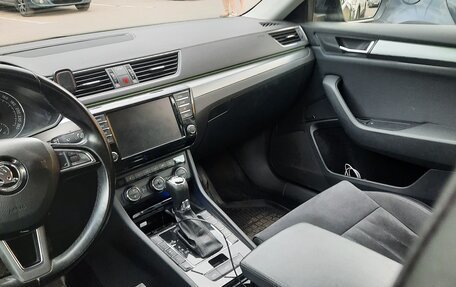 Skoda Superb III рестайлинг, 2017 год, 1 850 000 рублей, 5 фотография