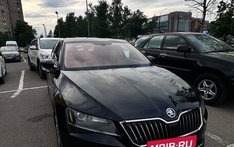 Skoda Superb III рестайлинг, 2017 год, 1 850 000 рублей, 6 фотография
