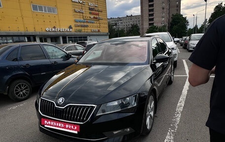 Skoda Superb III рестайлинг, 2017 год, 1 850 000 рублей, 2 фотография