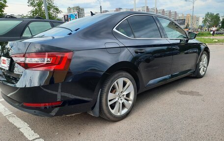 Skoda Superb III рестайлинг, 2017 год, 1 850 000 рублей, 10 фотография