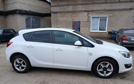 Opel Astra J, 2014 год, 990 000 рублей, 3 фотография