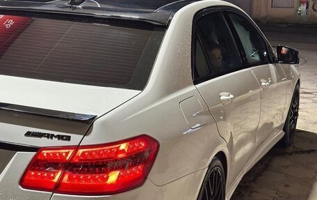 Mercedes-Benz E-Класс, 2011 год, 1 850 000 рублей, 3 фотография