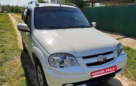 Chevrolet Niva I рестайлинг, 2013 год, 700 000 рублей, 21 фотография