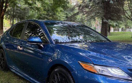 Toyota Camry, 2018 год, 2 290 000 рублей, 4 фотография