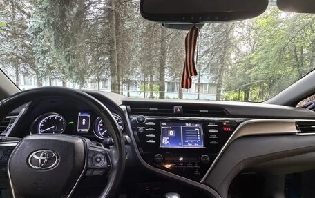 Toyota Camry, 2018 год, 2 290 000 рублей, 5 фотография