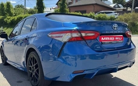 Toyota Camry, 2018 год, 2 290 000 рублей, 2 фотография