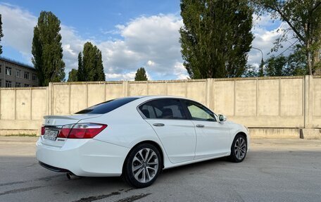Honda Accord IX рестайлинг, 2013 год, 1 400 000 рублей, 10 фотография