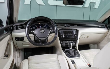 Volkswagen Passat B8 рестайлинг, 2017 год, 2 349 000 рублей, 6 фотография