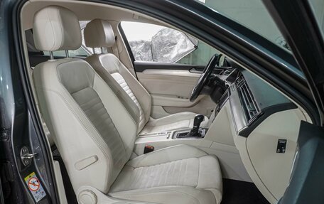 Volkswagen Passat B8 рестайлинг, 2017 год, 2 349 000 рублей, 8 фотография