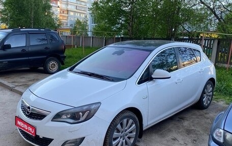 Opel Astra J, 2011 год, 750 000 рублей, 1 фотография