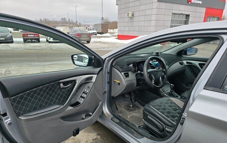 Hyundai Elantra V, 2015 год, 900 000 рублей, 13 фотография