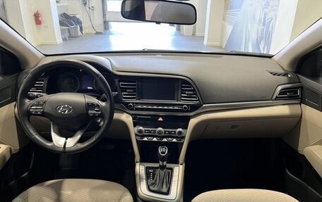 Hyundai Elantra VI рестайлинг, 2019 год, 1 600 000 рублей, 8 фотография