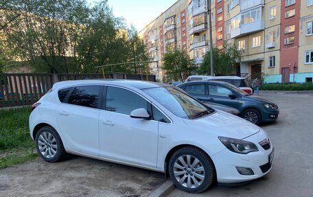 Opel Astra J, 2011 год, 750 000 рублей, 3 фотография
