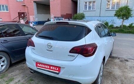 Opel Astra J, 2011 год, 750 000 рублей, 2 фотография