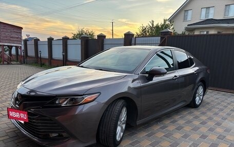 Toyota Camry, 2018 год, 2 750 000 рублей, 4 фотография