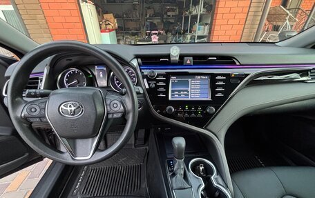 Toyota Camry, 2018 год, 2 750 000 рублей, 9 фотография