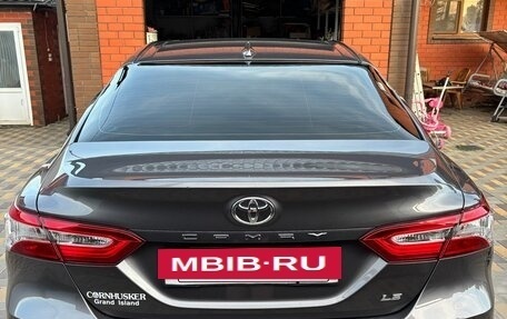 Toyota Camry, 2018 год, 2 750 000 рублей, 6 фотография