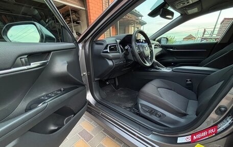 Toyota Camry, 2018 год, 2 750 000 рублей, 7 фотография