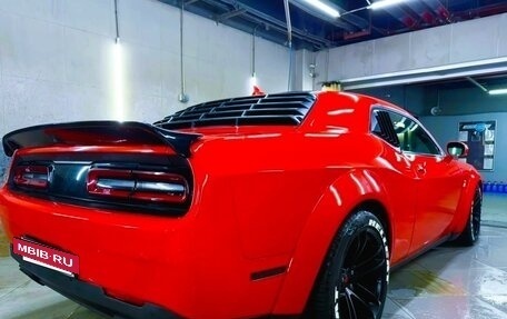 Dodge Challenger III рестайлинг 2, 2018 год, 5 000 000 рублей, 4 фотография
